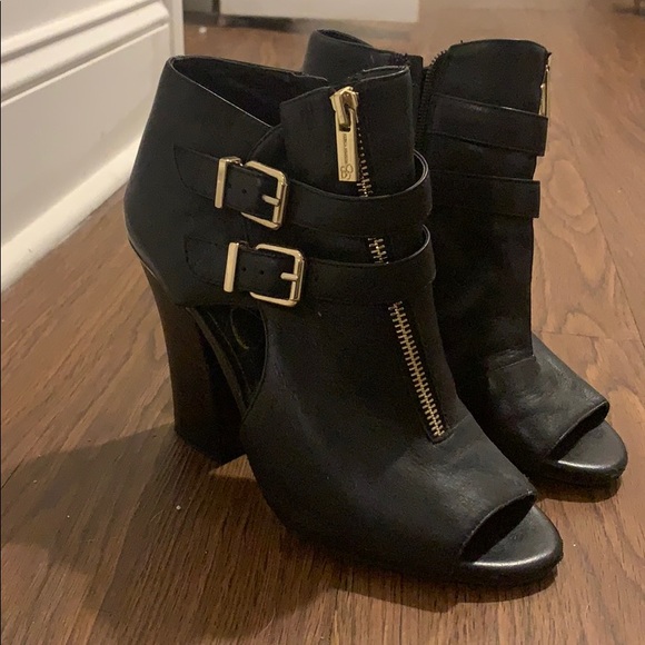 Open toe heals - Picture 2 of 3